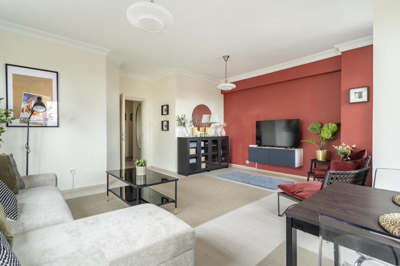 Modern Flat With Balcony On Bagdat Street Apartment Истанбул Екстериор снимка