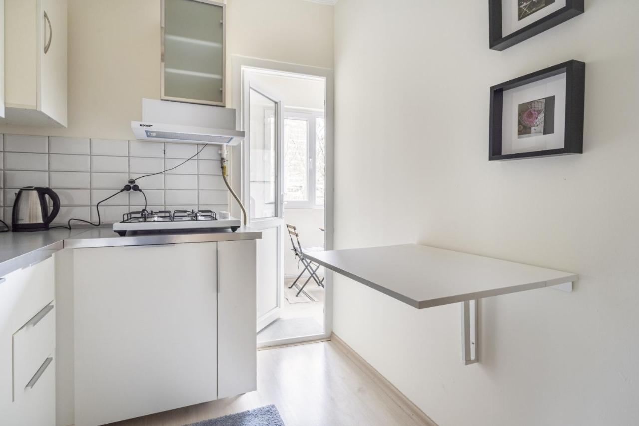 Modern Flat With Balcony On Bagdat Street Apartment Истанбул Екстериор снимка