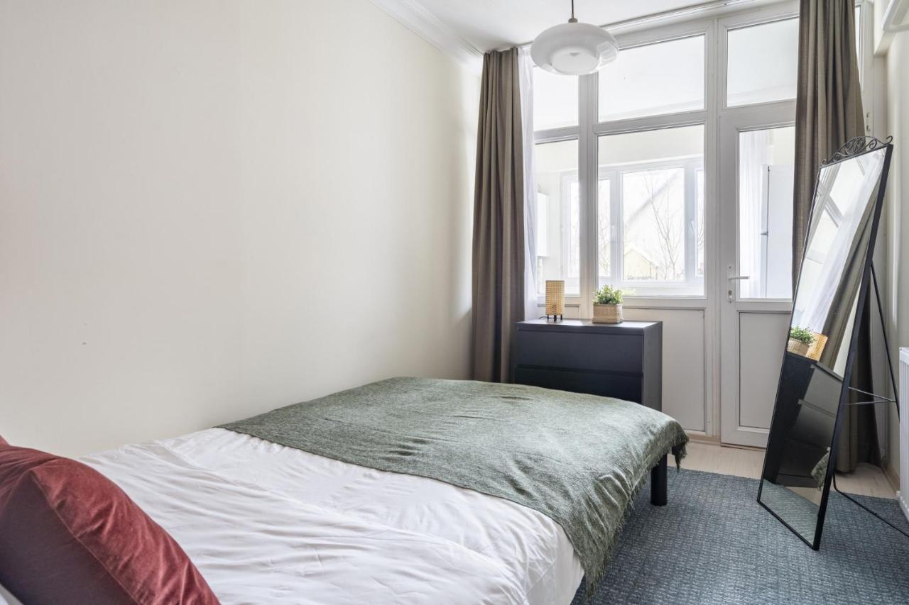 Modern Flat With Balcony On Bagdat Street Apartment Истанбул Екстериор снимка